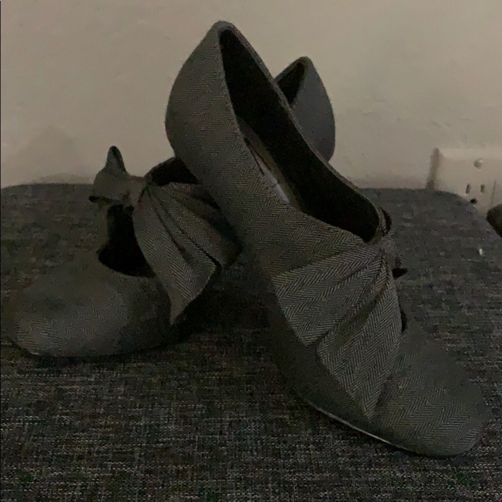 Grey cloth heels